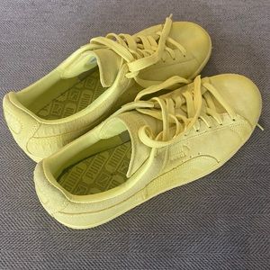 Puma Neon Tennis shoes